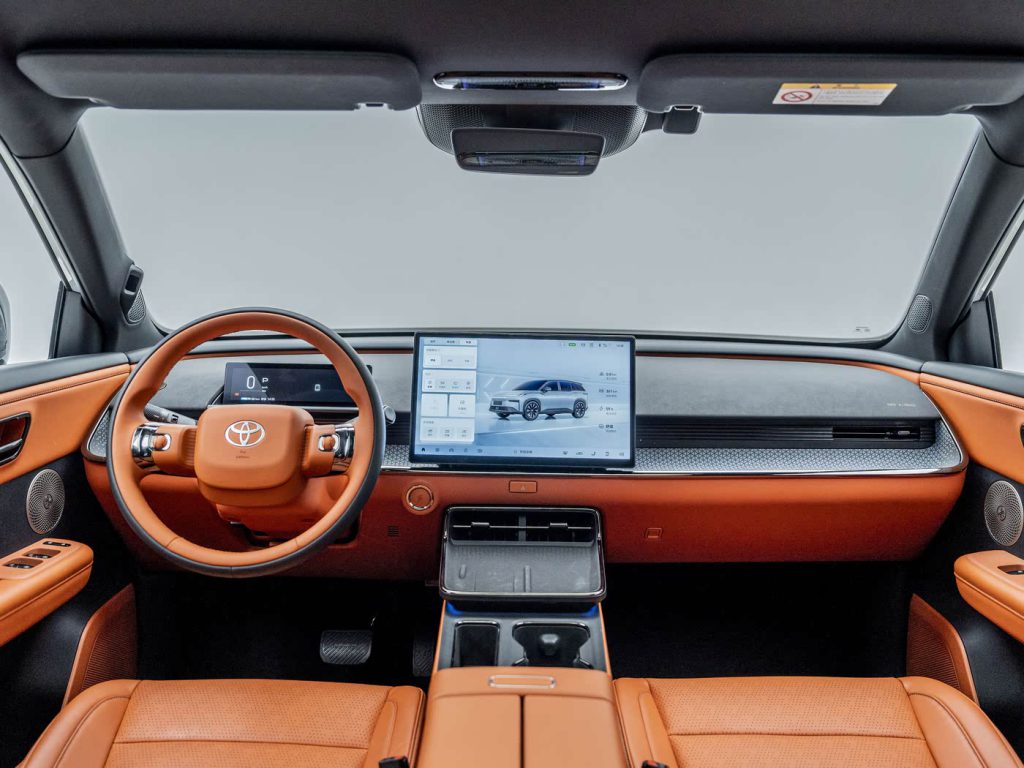 1400x1050_autoGVUU091