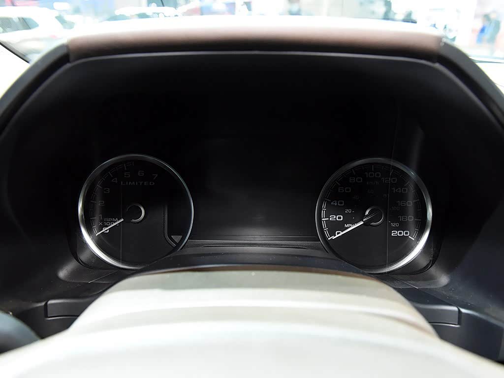 1400x1050_autohomecar__ChcCQFy1zVCALGPNAAF5O5exC8A690