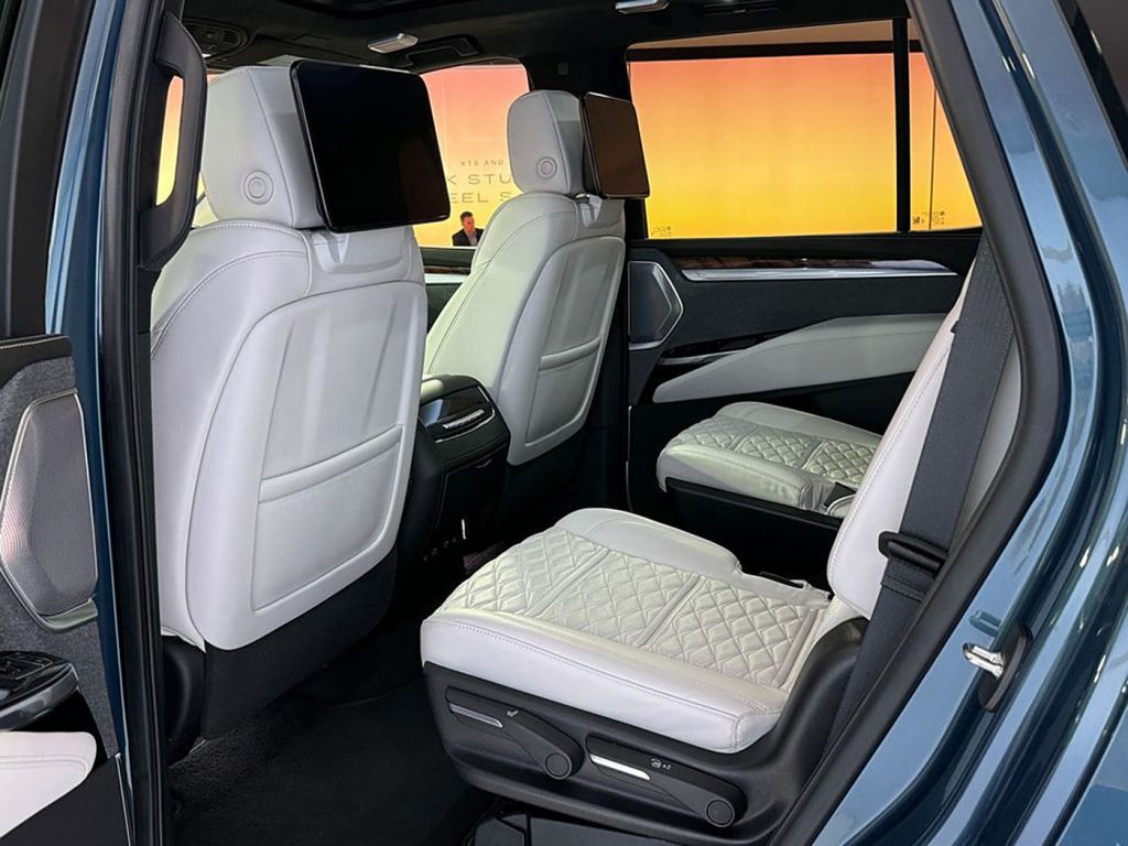 凯迪拉克 卡雷德