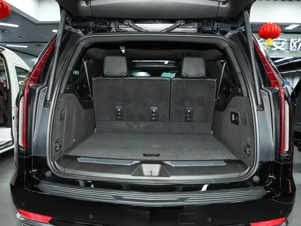 凯迪拉克 卡雷德