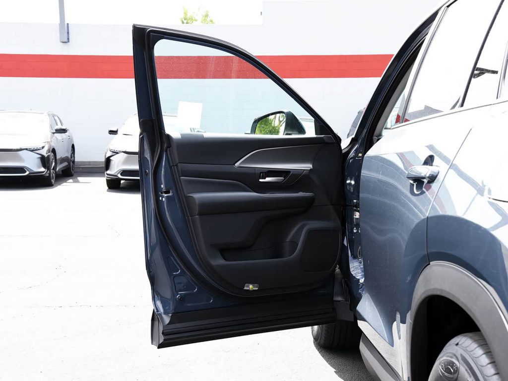 1400x1050_autohomecar__ChxknGT_II2AaIR8AAu5ie-nyiI340