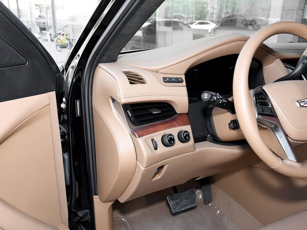 凯迪拉克 卡雷德