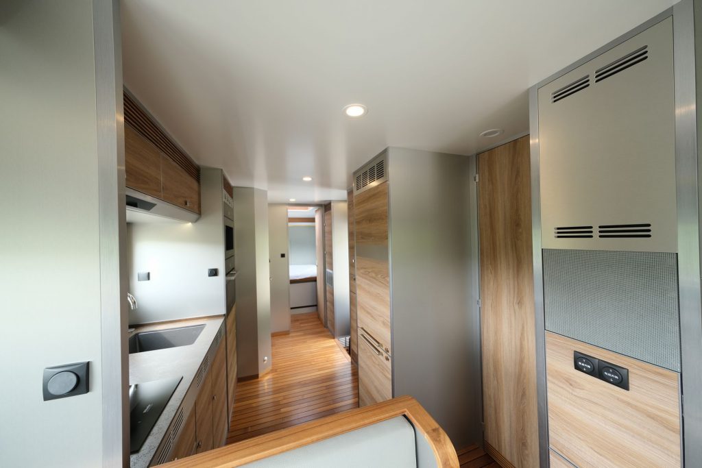 奔驰阿莫迪罗征服者T