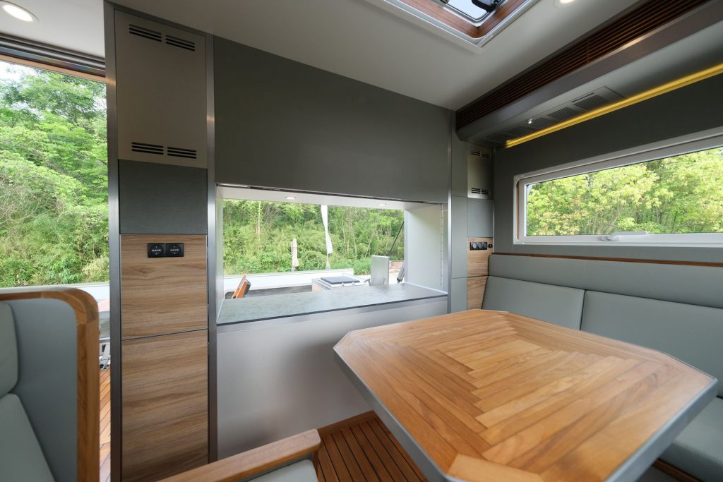 奔驰阿莫迪罗征服者T