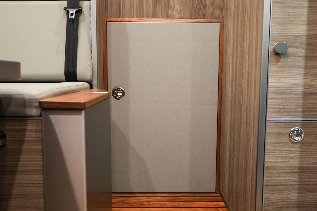 阿莫迪罗猛士先锋官