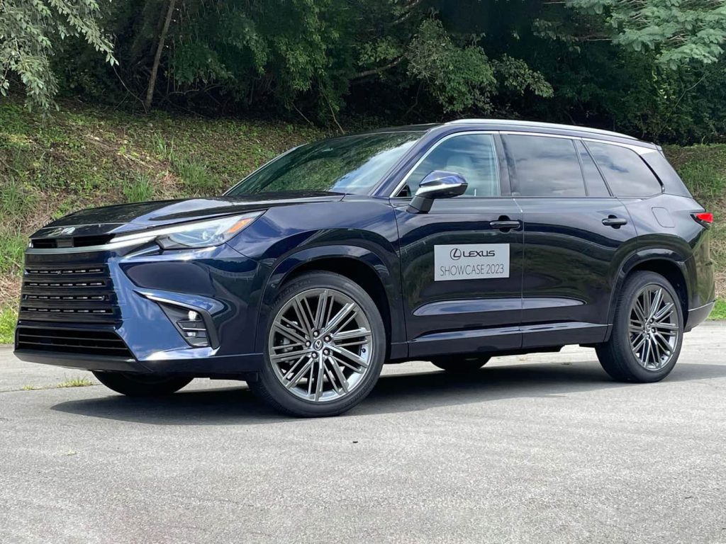 Lexus TX